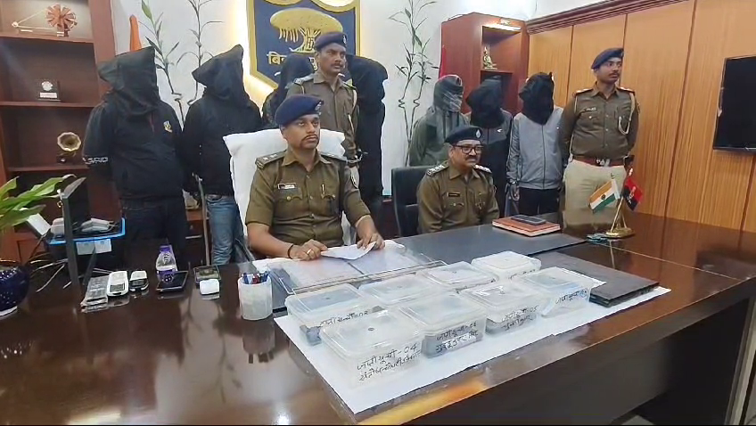 कटिहार पुलिस ने रंगदारी वसूलने वाले सात आरोपी को किया गिरफ्तार