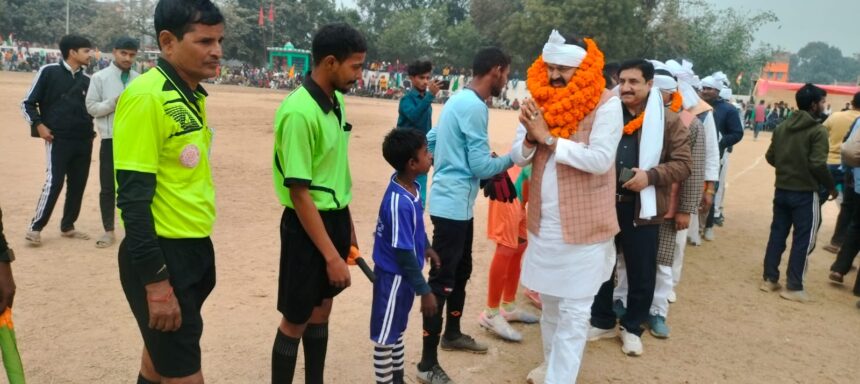 'मेक इन इंडिया' को लेकर कांग्रेस का केंद्र पर बड़ा हमला, कहा- विदेशी ब्रांडों को मिली तरजीह