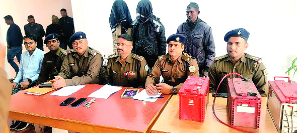 पुलिस ने चोरी के मामले का किया उद्भेदन, दो आरोपी गिरफ्तार