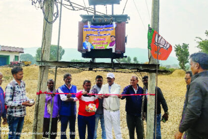 रोशन लाल चौधरी ने उपलब्ध कराया ट्रांसफार्मर, किया उद्घाटन