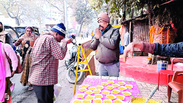 सड़क सुरक्षा जागरूकता कार्यक्रम के तहत प्रभात फेरी का हुआ आयोजन